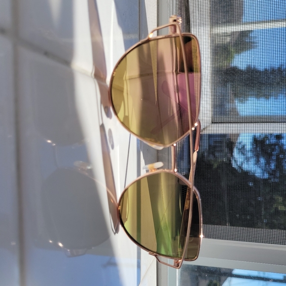 4/$25 Pink reflective sunnies - Picture 6 of 9